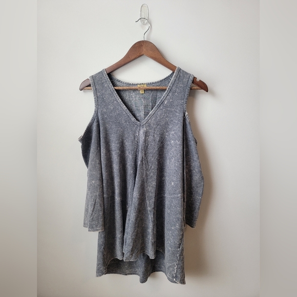 Long Stone Washed Shoulder Cut-Out Shirt - Picture 2 of 2